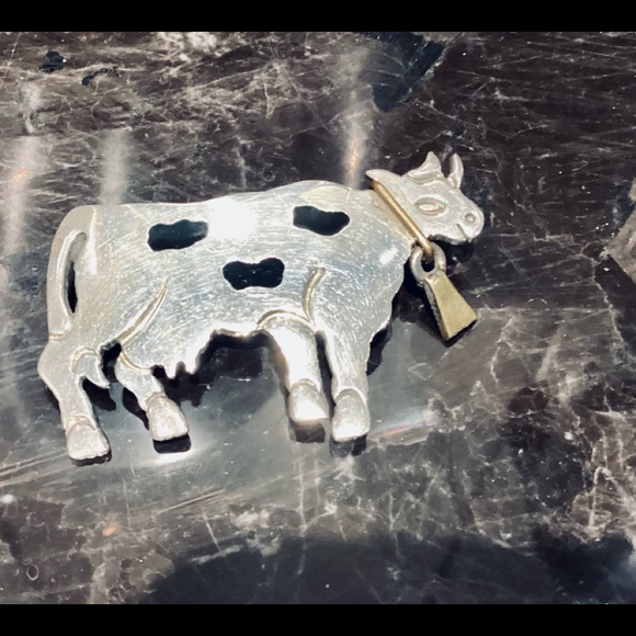 Vintage 925 Sterling Silver and Black Onyx Cow Pin - Picture 3 of 3